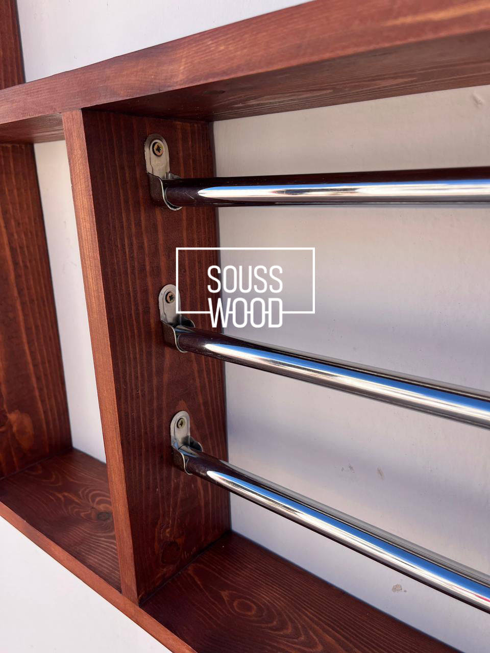 منظم المطبخ الخشبي