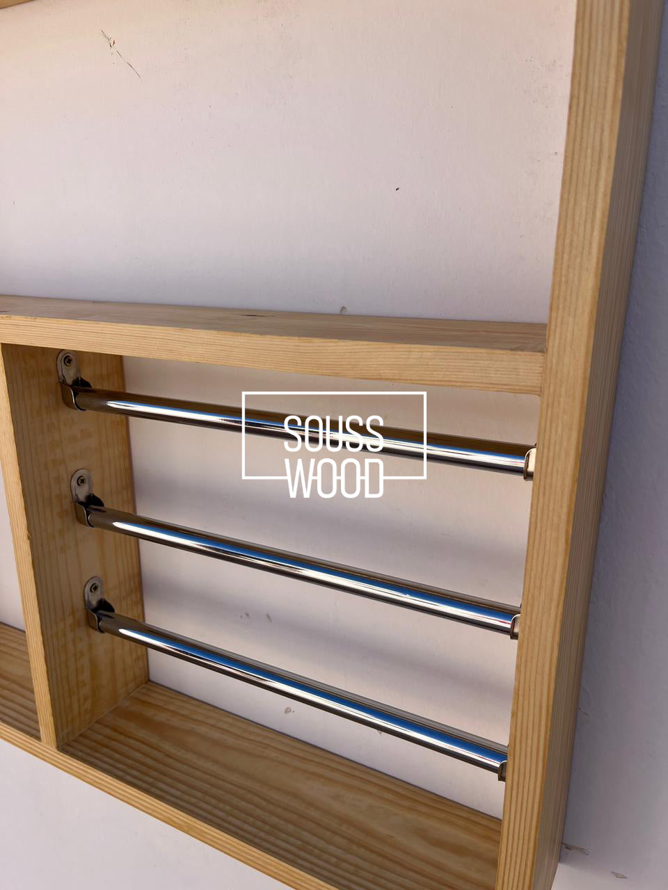 منظم المطبخ الخشبي