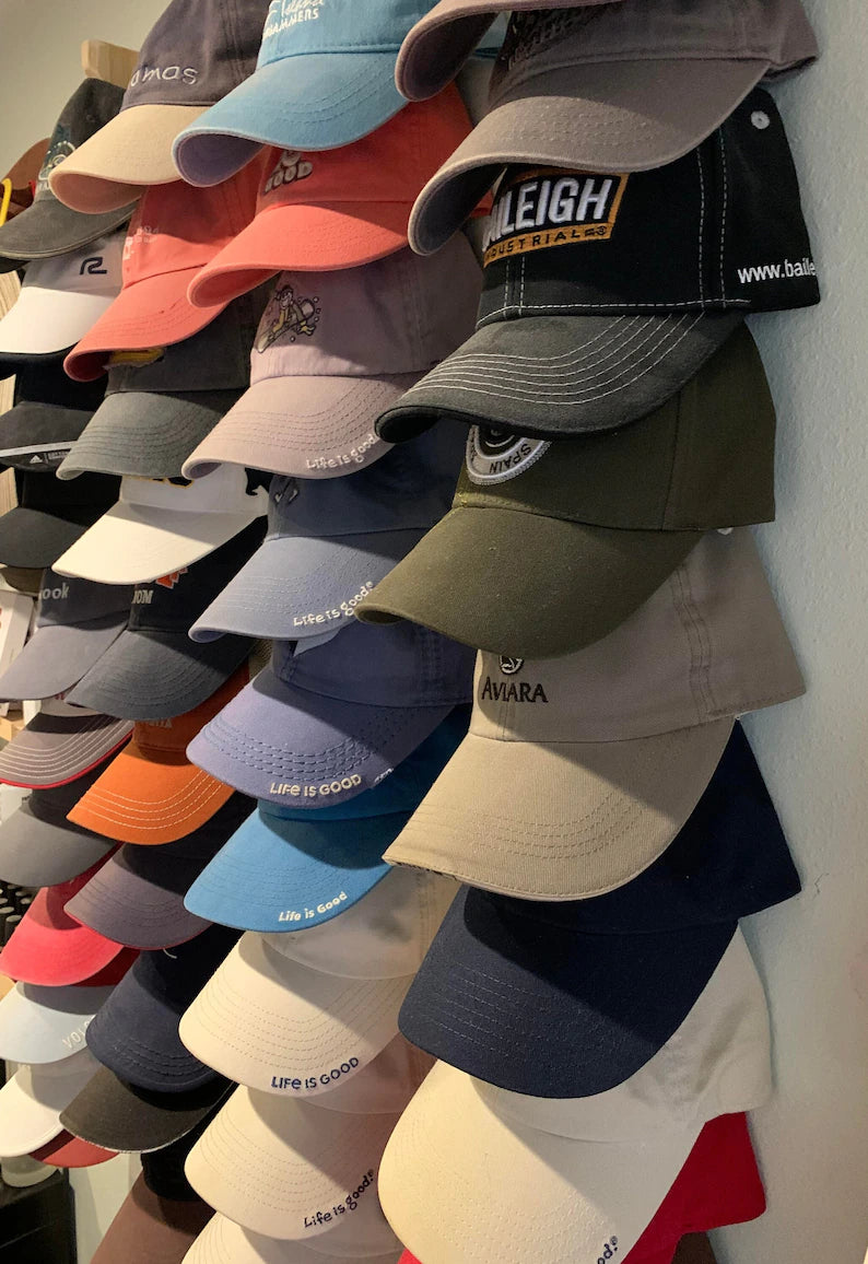 حامل القبعات الخشبي