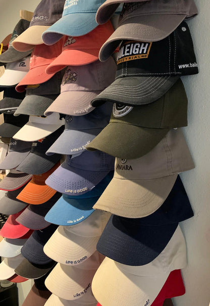 حامل القبعات الخشبي